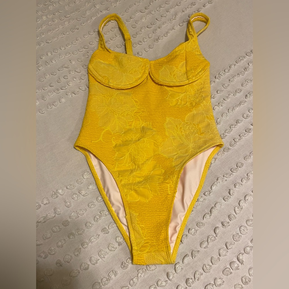 ☀️ The Seea Ginger Swimsuit NWOT ☀️